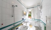 2bathroom
