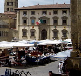 arezzo-piazza-grande-mercatinodx